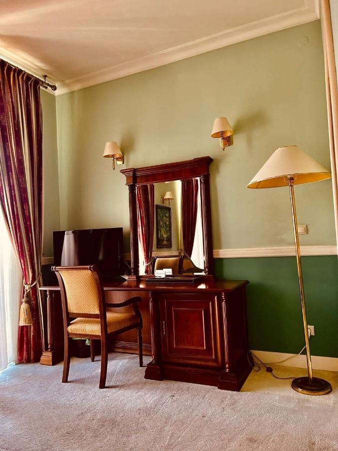 Hotel Angelo D'Oro Ploieşti Eksteriør bilde